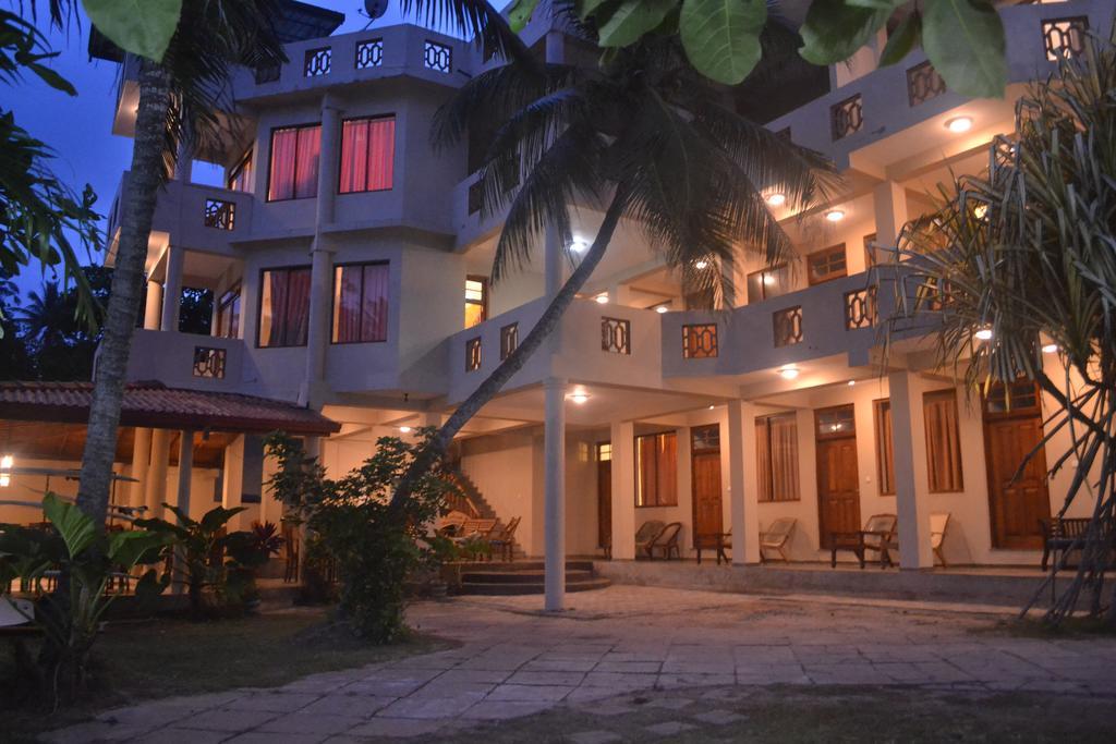 Surf Lanka Hotel Матара Екстериор снимка